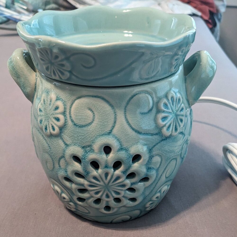 Scentsy Turquoise Winter Snowflake Warmer